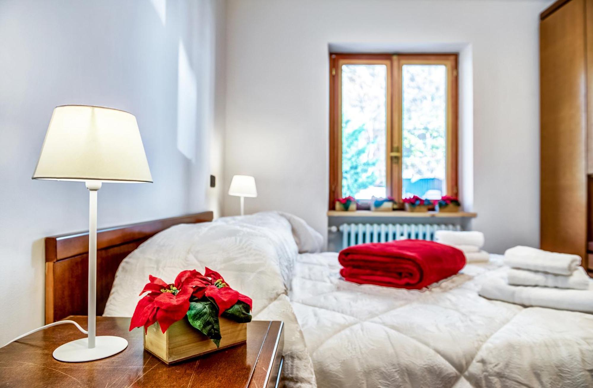 Casa Entreves - Ristrutturata Con Parcheggio Курмайор Экстерьер фото